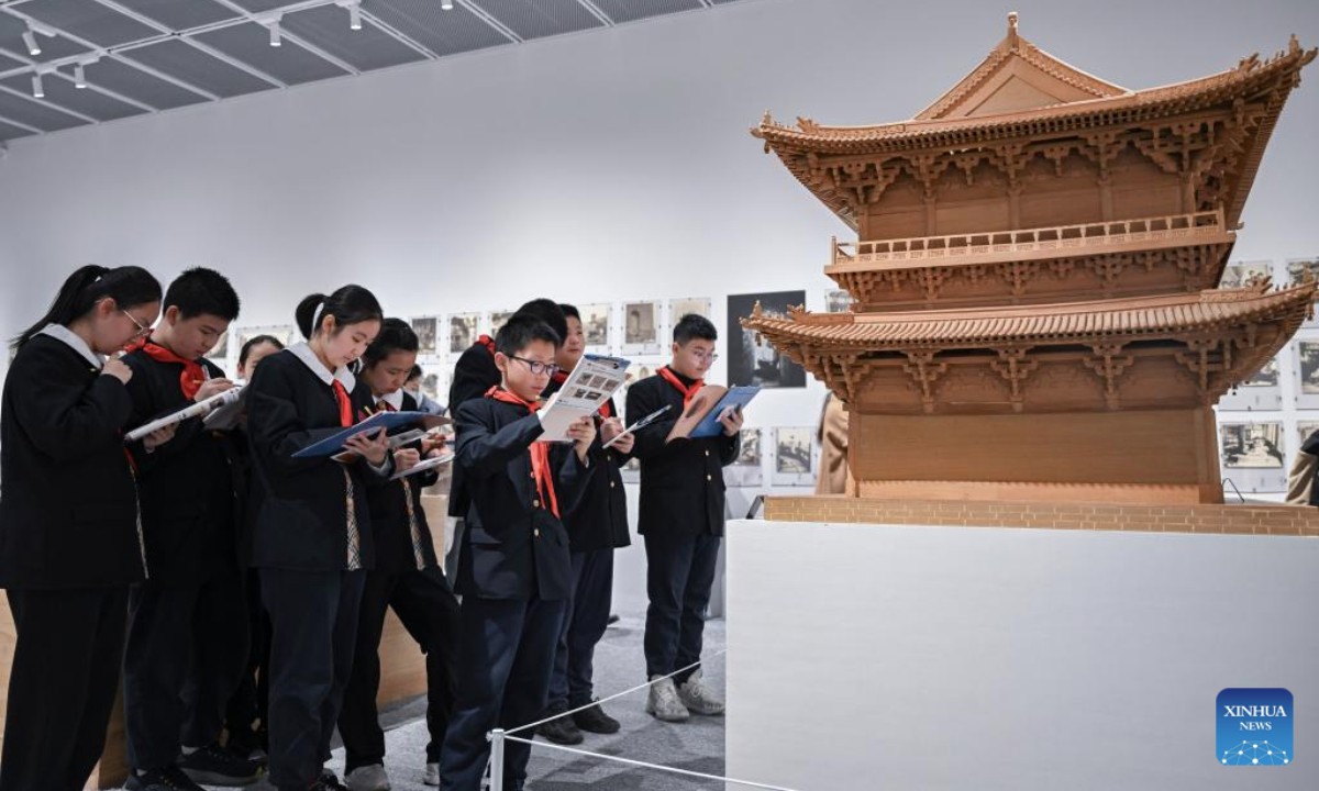 基以精湛的